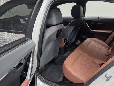 2025 BMW 5 SERIES 缩略图 18