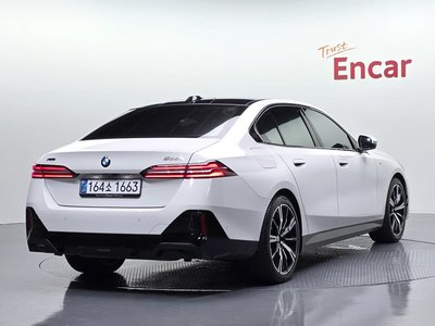 2025 BMW 5 SERIES 照片 3