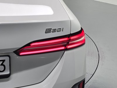 2025 BMW 5 SERIES 照片 10