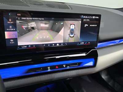 2025 BMW 5 SERIES 缩略图 24