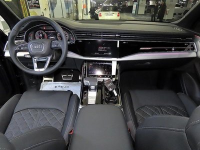 AUDI Q7 - 10
