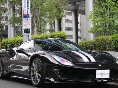 FERRARI 488 - 1