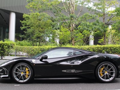 FERRARI 488 - 5