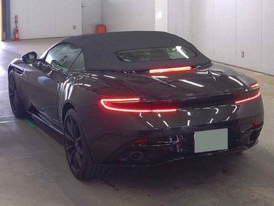 ASTON MARTIN DB11 - 2