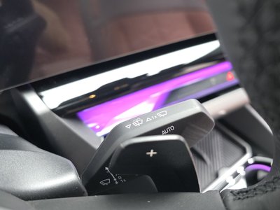 2025 BMW 5 SERIES thumbnail 28