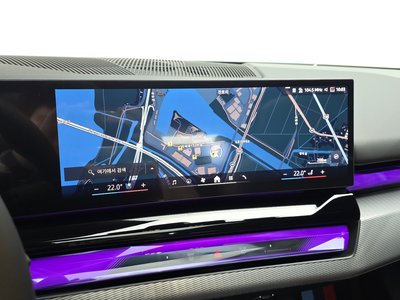 2025 BMW 5 SERIES thumbnail 19