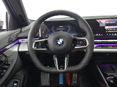 2025 BMW 5 SERIES thumbnail 18