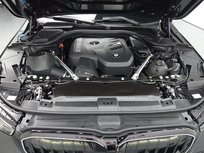 صورة 7 لـ 2025 BMW 5 SERIES