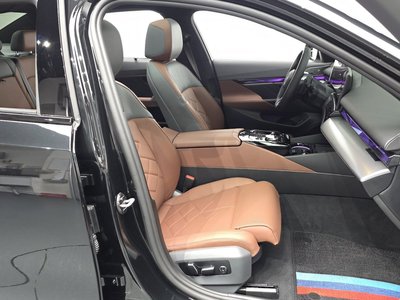 2025 BMW 5 SERIES thumbnail 16