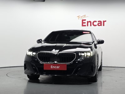 صورة 2 لـ 2025 BMW 5 SERIES