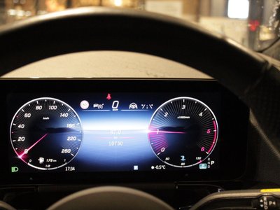 MERCEDES-BENZ GLA - 9