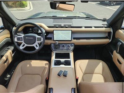 LAND ROVER DEFENDER - 5