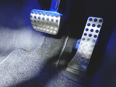 MERCEDES-BENZ E-CLASS - 9