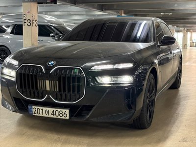 BMW 7 SERIES - 2