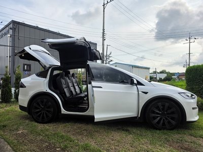 2023 Tesla MODEL X — фото 1