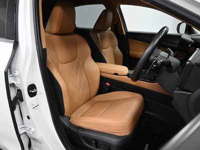 صورة 10 لـ 2023 Lexus NX