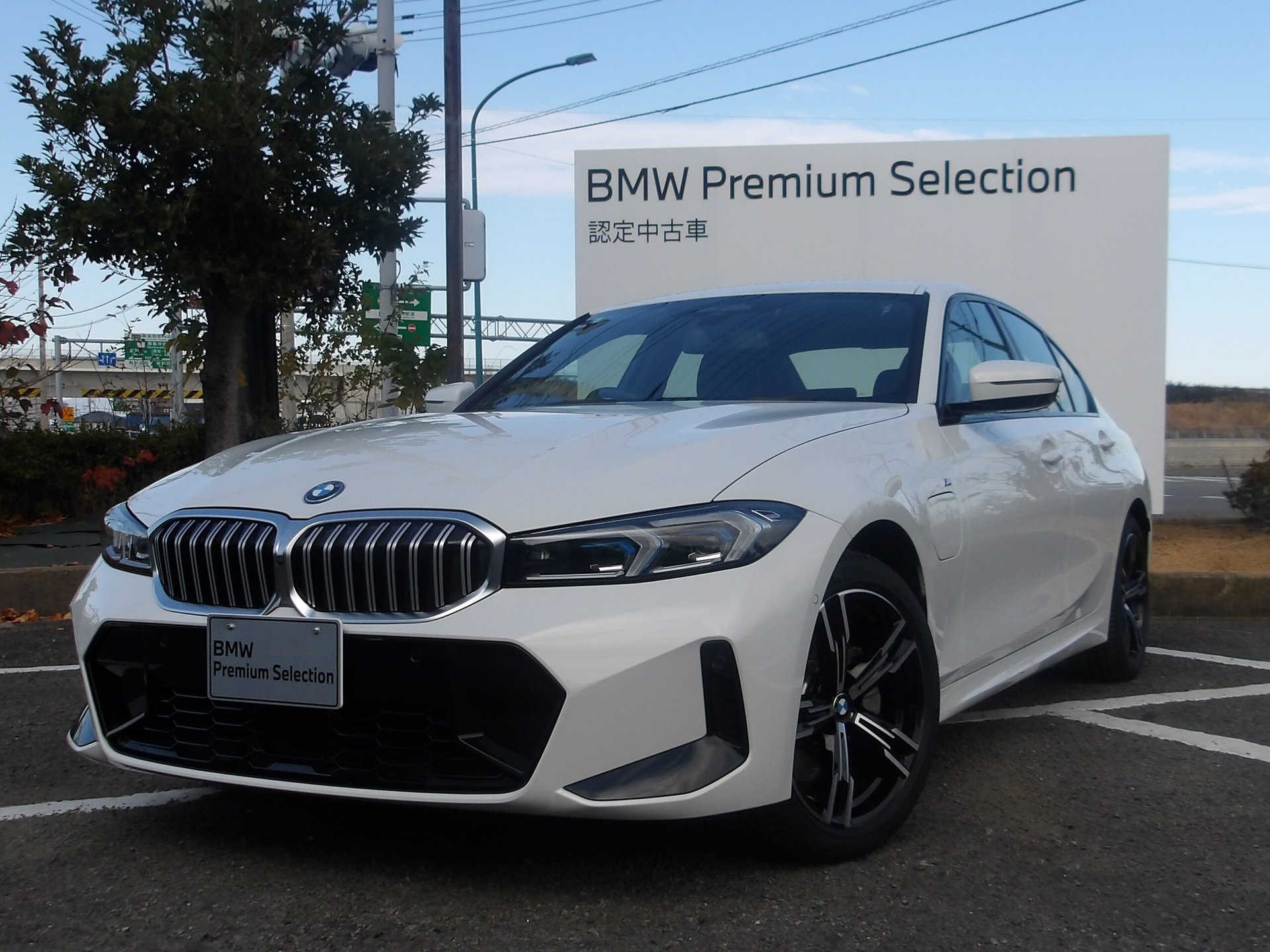 BMW 3 SERIES - View 1