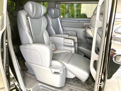2026 Toyota VELLFIRE — фото 9