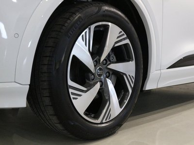 AUDI Q6 E-TRON - 9