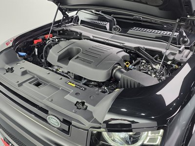 LAND ROVER DEFENDER - 7