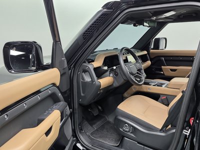 LAND ROVER DEFENDER - 10