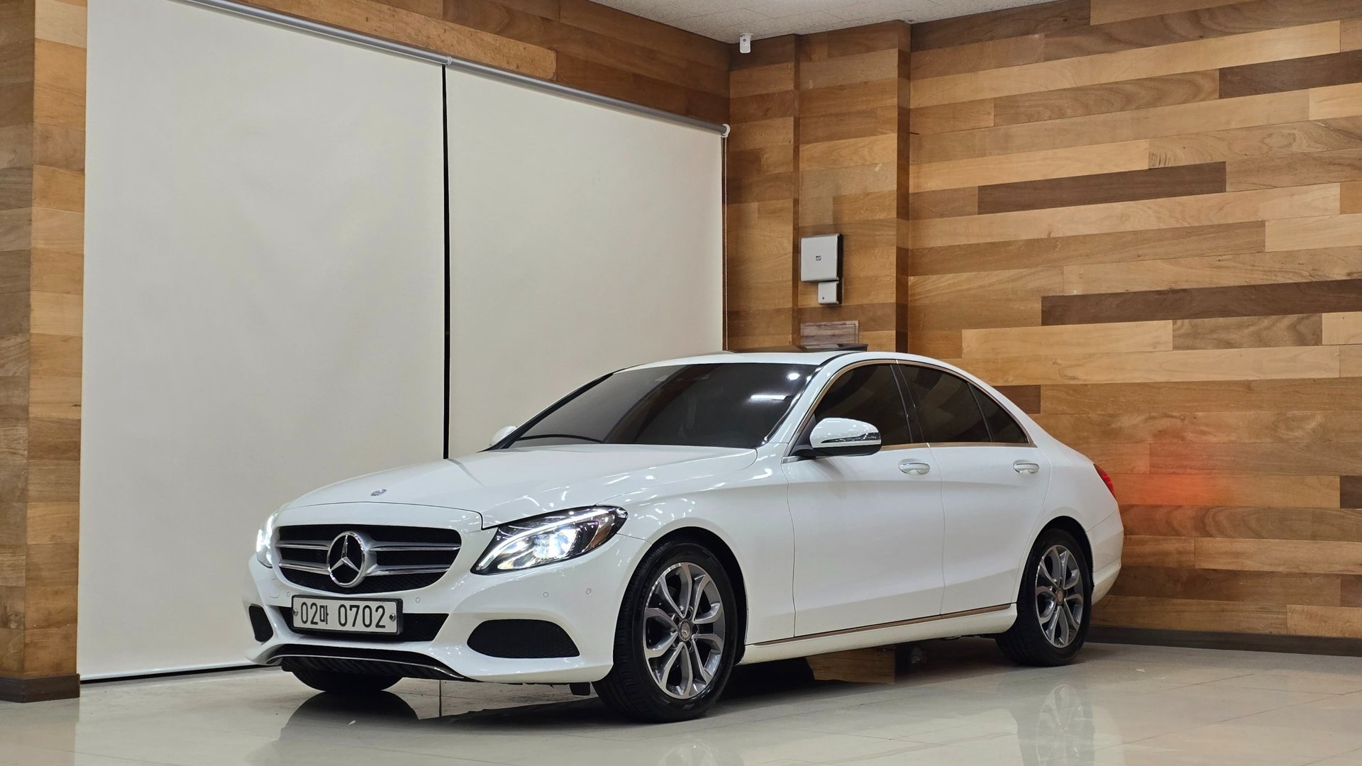 MERCEDES-BENZ C-CLASS - View 1