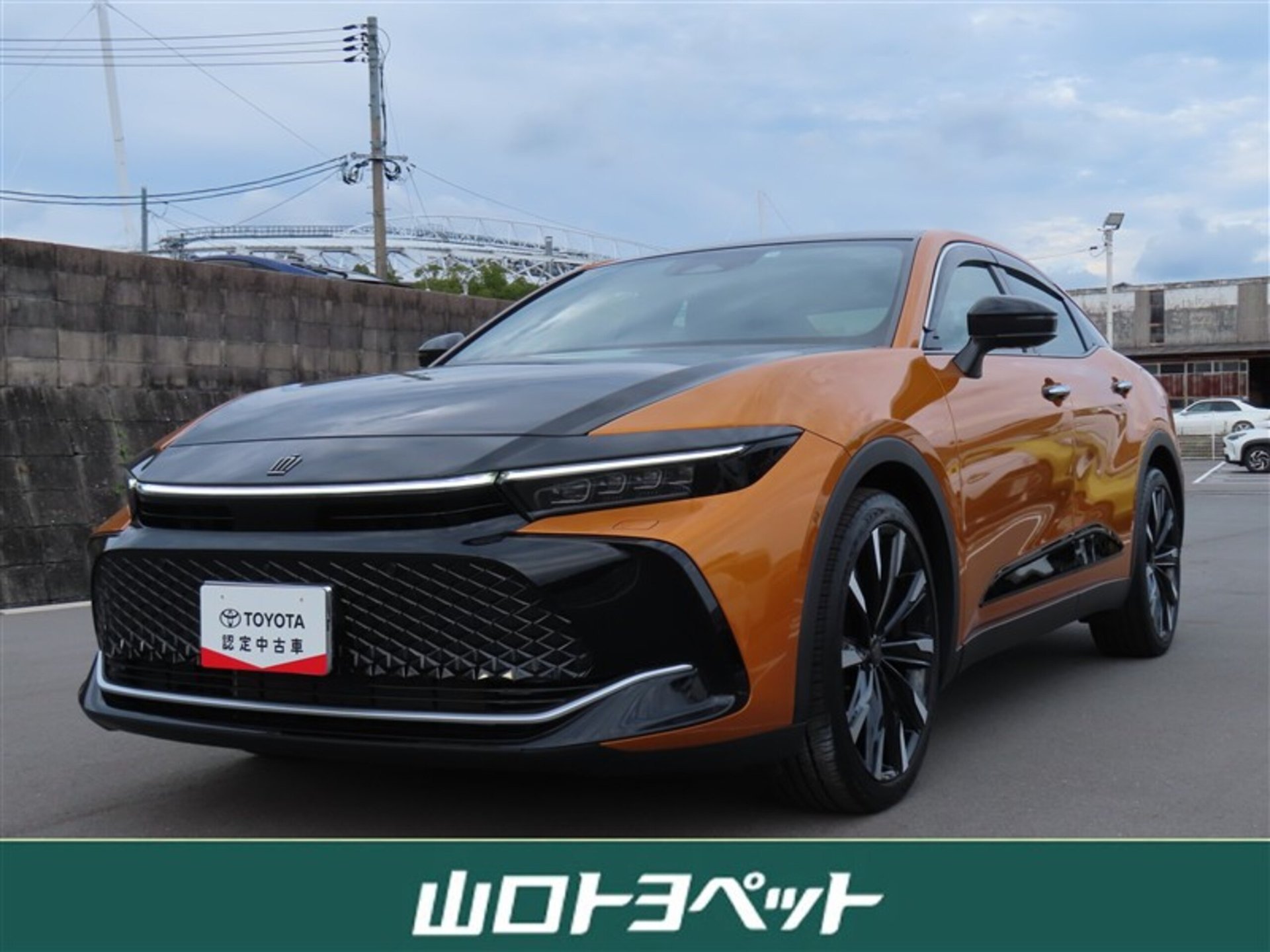 TOYOTA CROWN CROSSOVER - View 1