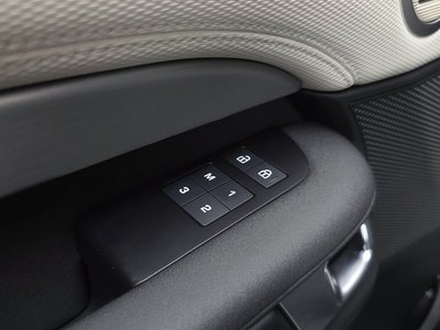 2023 LAND Rover DISCOVERY — миниатюра 29