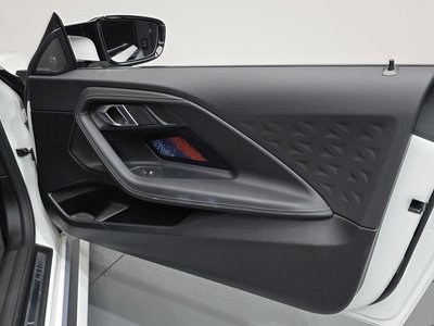 2025 BMW M2 — миниатюра 15