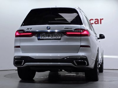 2022 BMW X7 — фото 4