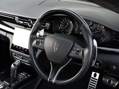صورة 6 لـ 2021 Maserati QUATTROPORTE
