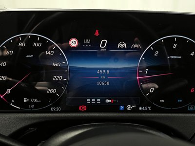 MERCEDES-BENZ E-CLASS - 8