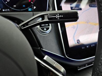 MERCEDES-BENZ E-CLASS - 9