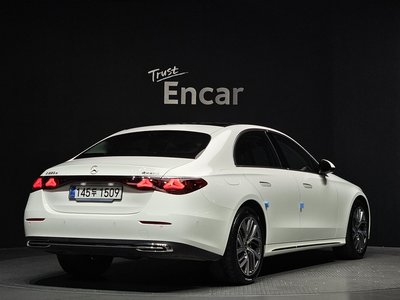 MERCEDES-BENZ E-CLASS - 4