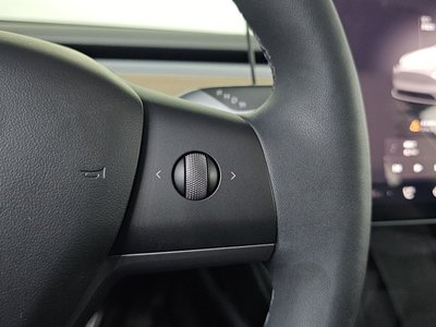 2022 Tesla MODEL Y thumbnail 32