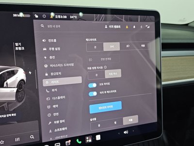 2022 Tesla MODEL Y thumbnail 24