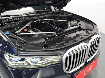 2021 BMW X7 — фото 7