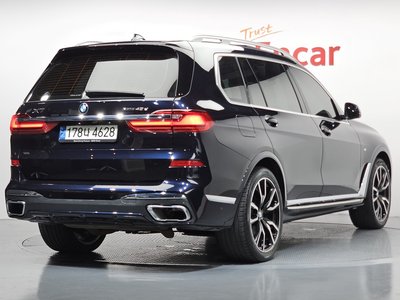 2021 BMW X7 — фото 4