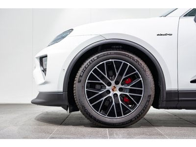 PORSCHE MACAN - 10