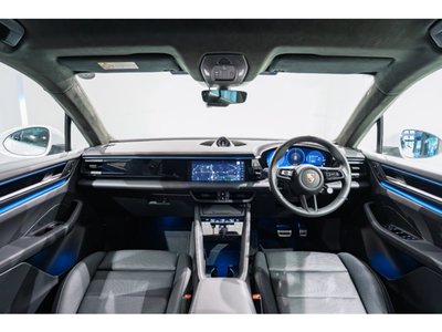 PORSCHE MACAN - 7