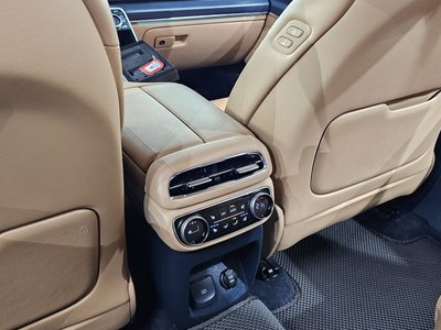 2022 Genesis GV80 thumbnail 23