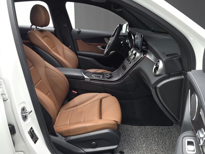 MERCEDES-BENZ GLC - 10