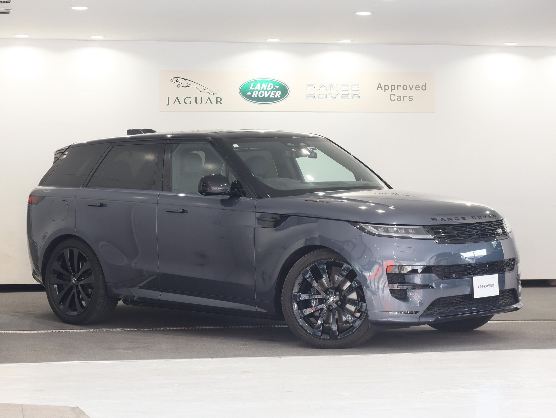 LAND ROVER RANGE ROVER SPORT - View 1