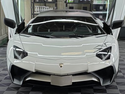 LAMBORGHINI AVENTADOR - 2