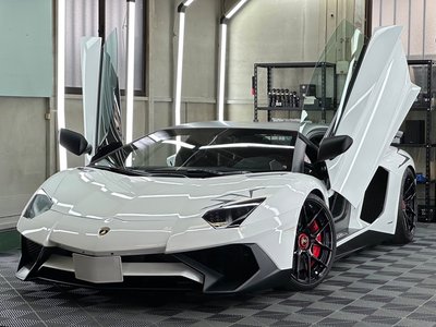 LAMBORGHINI AVENTADOR - 5