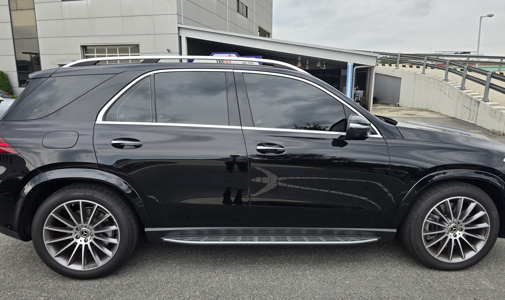 MERCEDES-BENZ GLE - View 1