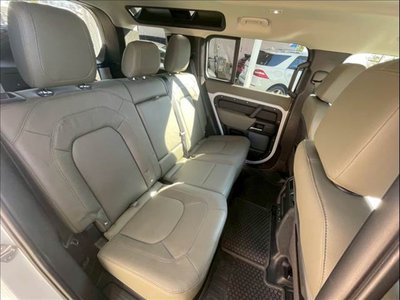 LAND ROVER DEFENDER - 6