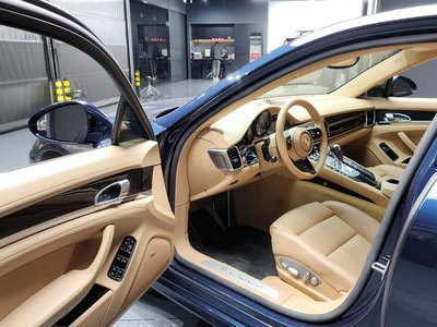 PORSCHE PANAMERA - 10