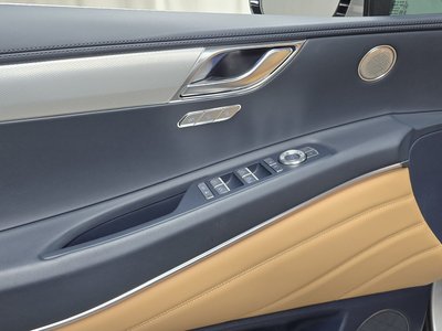2023 Genesis GV80 thumbnail 18