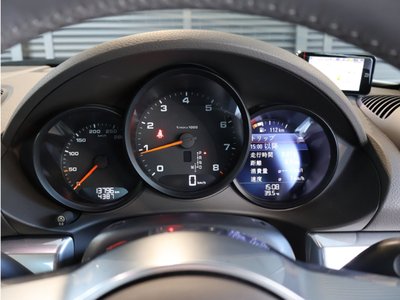 2017 Porsche 718 thumbnail 17